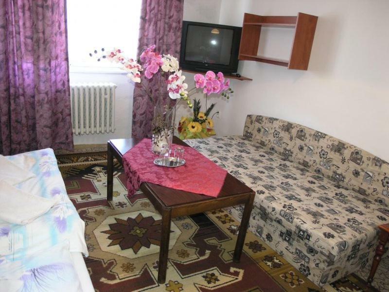 Biela Labut Hotel มิคาโลเท ภายนอก รูปภาพ